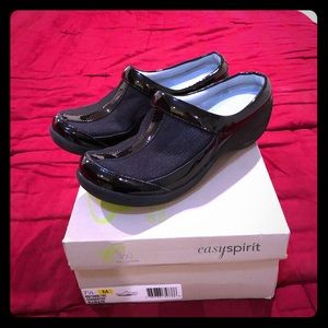Easy Spirit Women's Kingsten Slip-On  Shoes